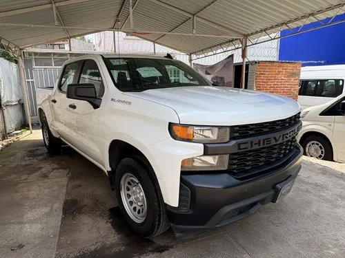 Chevrolet Silverado Wt Doble Cabina 4X2 4.3L V6