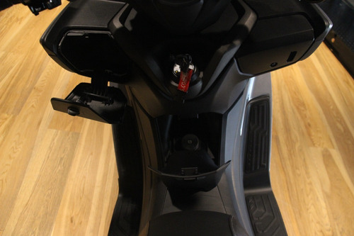 Imagen 10 de 17 de Kymco Scooter Xtown 250 Igual A 0km Usado Impecable