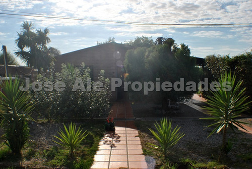 Imagen 12 de 14 de En Venta Dos Casas Y Un Galpón En El Mismo Padrón Colonia Del Sacramento