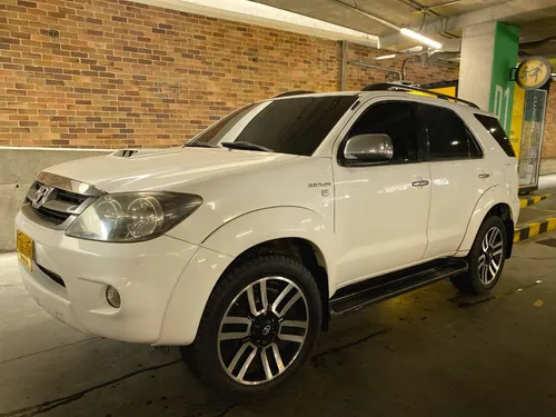 Toyota Fortuner 3.0 Sr5
