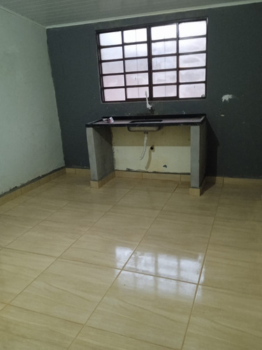A Casa Tem 2 Quarto , 1 Banheiro