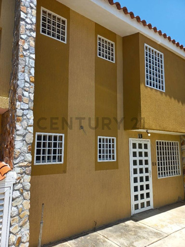 Venta De Townhouse En Las Doñas