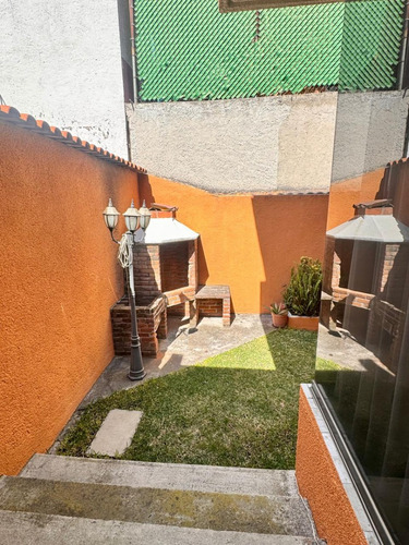 Preciosa Casa Con Seguridad En Jardines De Bellavista, Opción A 4ta Recamara En Planta Baja A Un Excelente Precio!!!