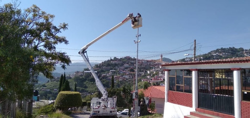 Imagen 5 de 8 de Renta De Grúas Con Canastilla - Articuladas Y Telescópicas