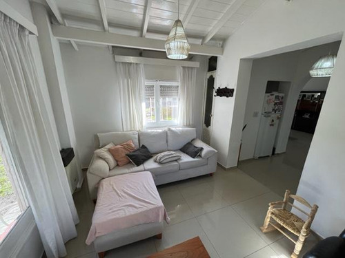Casa En Claypole Con Hermoso Parque