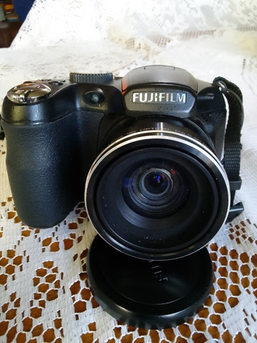 Camara Digital Fujifilm Finepix S 14 Megapixel