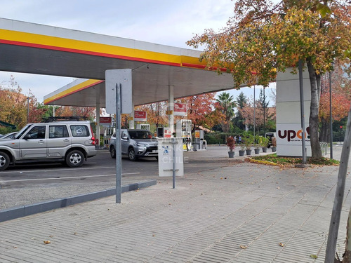 Gran Oportunidad Local En Zona Exclusiva, Vitacura