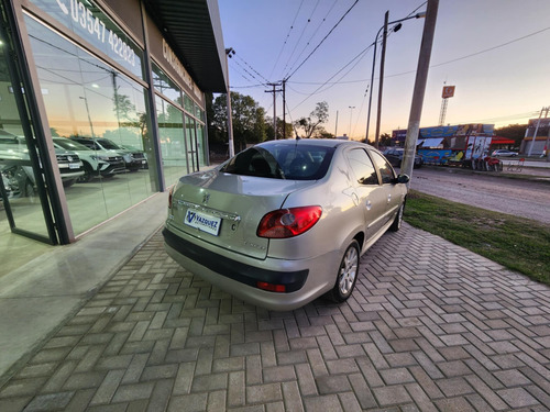 Peugeot 207 2.0 Sedan Xt Hdi
