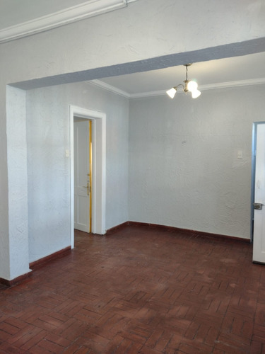 Se Arrienda Casa/oficina 5d+2b En Dominica Con Loreto