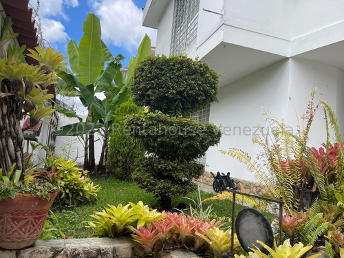 Casa Con Terraza En Venta En La Trinidad