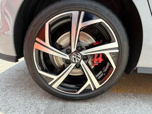 Volkswagen Golf GTI 2.0L Turbo 261HP DSG7 vel