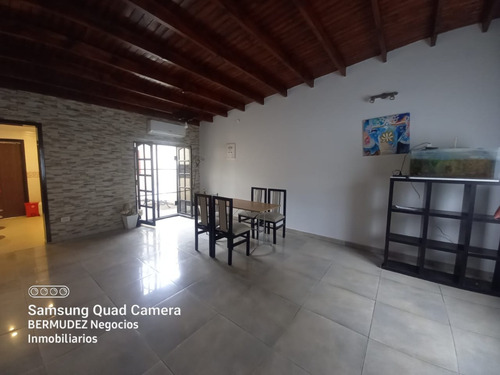 Venta En Block Casa De 3 Amb + 2 Locales Comerciales Sobre Importante Avenida De Mar Del Tuyu 79 Entre 11 Y 12