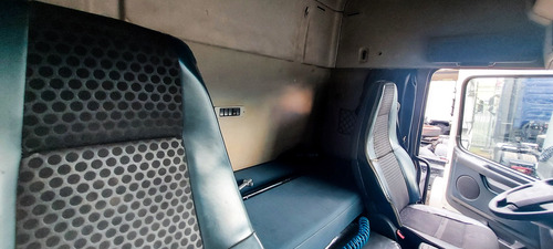 Imagem 10 de 14 de Volvo Fm 370 6x2 2p (diesel) (e5) 2014/2014 Via Trucks | Un