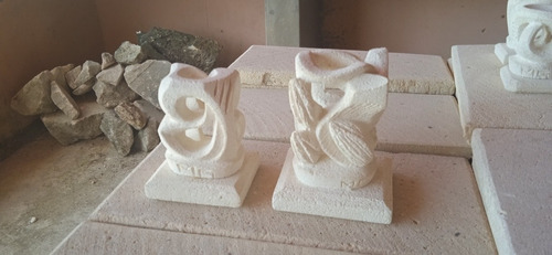 Escultura De Piedra Caliza: Abstracto Tradicional Peq.