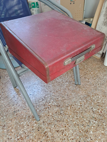 Máquina De Escribir Olivetti Studio 44 Impecable Con Maletin (Usado)