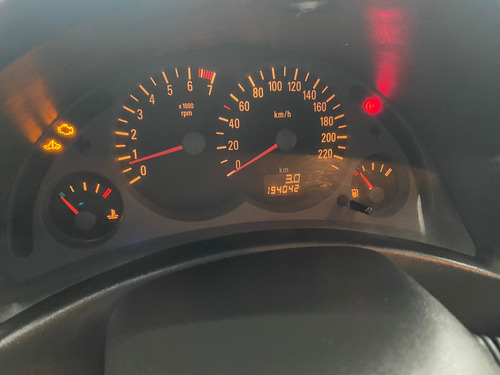 Chevrolet Corsa 1.8 Maxx Flex Power 5p