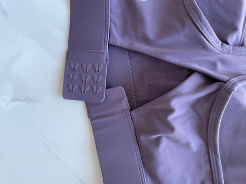 Top Deportivo Lululemon Ajustable Morado Talla L (Usado)