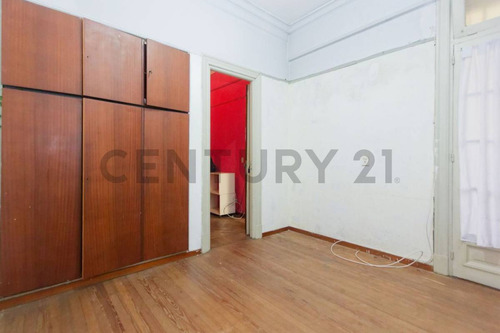 Semipiso En Venta De 4 Ambientes En Monserrat