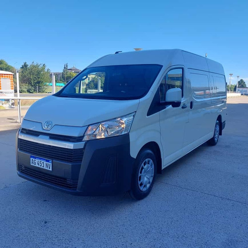 Toyota Hiace 2.8 Tdi Furgón 6at L2h2 3a 5p
