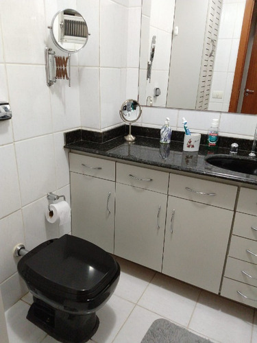 Imagem 15 de 30 de Excelente Apartamento Em Botafogo Com 2 Quartos (sendo 1 Suíte) E Sala Com Acesso À Varanda. - 1800