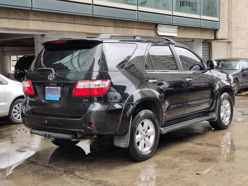 Imagen 4 de 9 de Toyota Fortuner