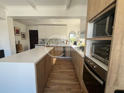 Casa En Venta De 3 Dorm. En Santo Domingo