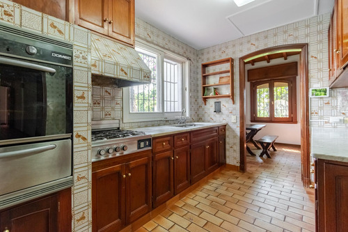 Maravillosa Casa En El Casco Historico De San Isidro Con Vista Al Rio, Lote Soñado De 2.310m2.