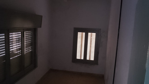 Imagen 5 de 12 de Casa En 2 Plantas Con Patio En Dock Sud Avellaneda