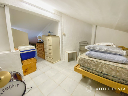 Casa En Cantegril- Ref: 1335