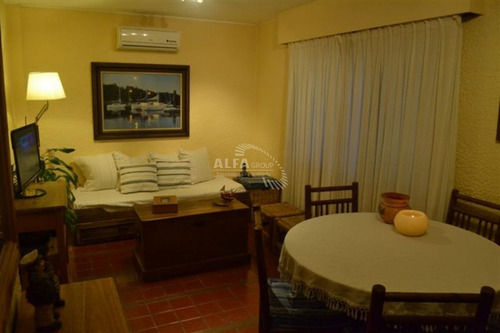 Imagen 3 de 9 de Apartamento Frente Al Mar, Mansa - Punta Del Este Mansa