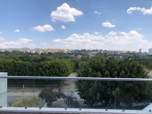 Residencia En Venta En Cumbres Del Lago, Juriquilla. Lago Saquila