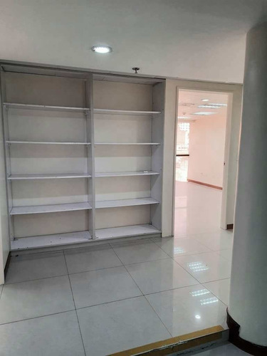 Imagen 12 de 29 de Moderna Oficina 237 M2 En City Market Bazar Gg