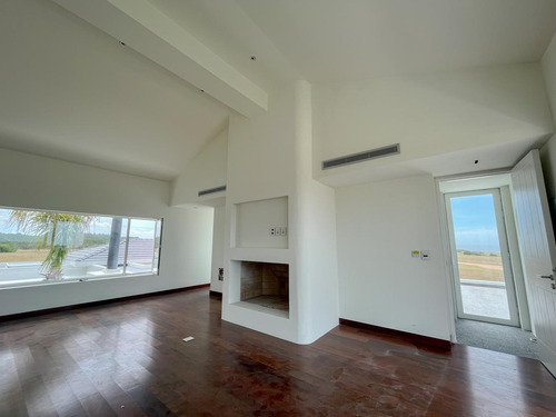 Casa En Las Garzas