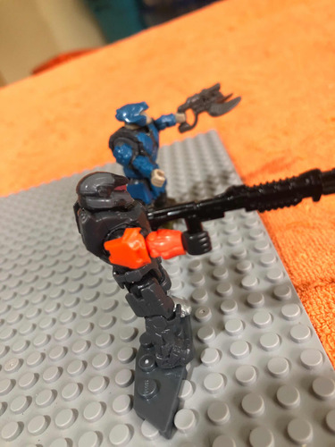 Megabloks Mega Construx Halo Brute Vs Spartan (Usado)