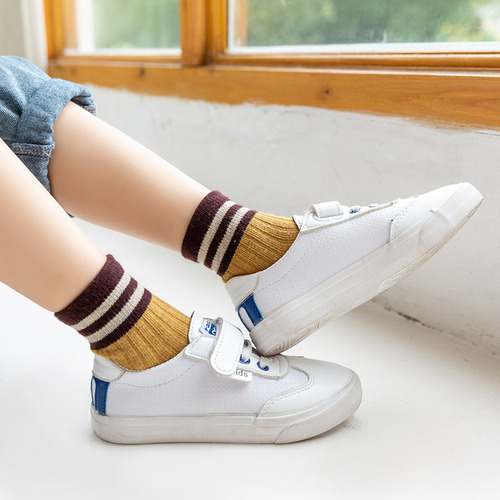 A Lindos Calcetines De Algodón Transpirables Para Niños