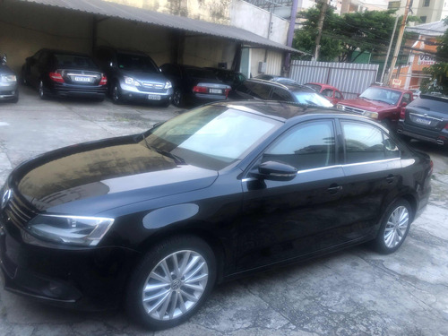 Volkswagen Jetta 2.0 Comfortline Flex 4p Automática