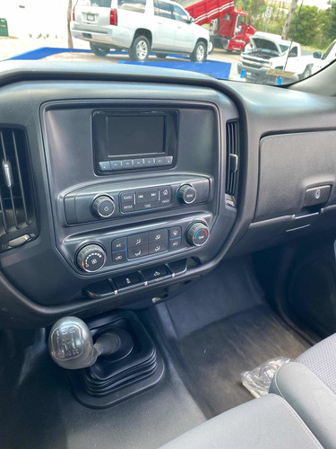 Imagen 11 de 12 de Chevrolet Silverado 2015 4.3 1500 Cab Reg V6/ Man At