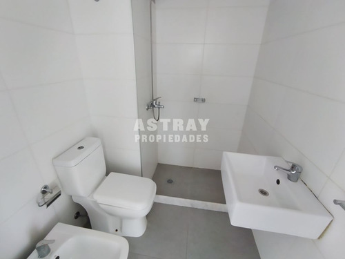 Imagen 7 de 14 de Apartamento En Venta De 2 Dormitorios En Unión (ref: Ast-2440)