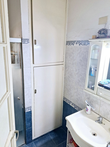 Vendo Casona De Época 4 Dorm,2 Cocinas,3 Baños 2 Plantas. Sobre Avenida Lezica Gran Padrón De 1.100 M2, Barrio Colon