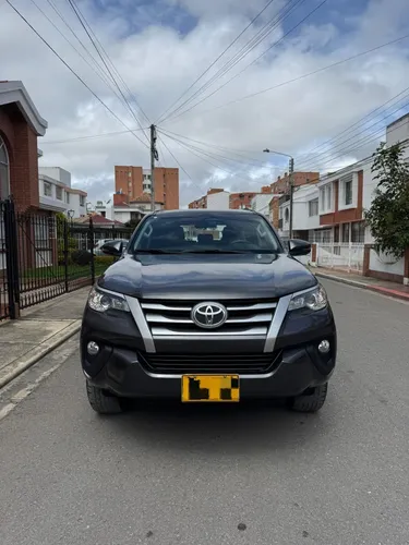 Fortuner 2,7 Tp Sw4 Street