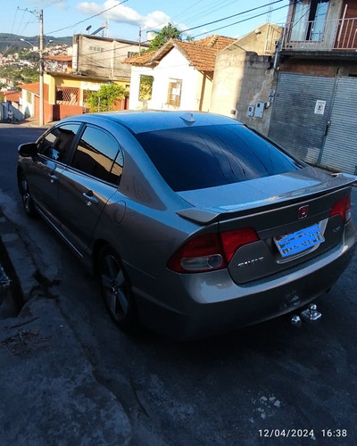 Honda Civic 1.8 Lxs 4p