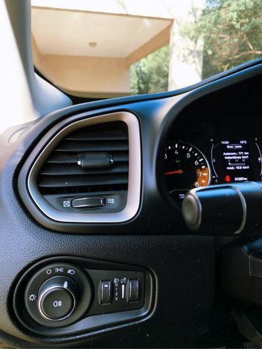 Imagen 9 de 13 de Jeep Renegade 2019 1.8 Sport