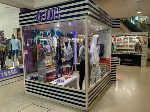 Imagen 3 de 12 de Góndola Stand En Centro Comercial De Pilar Centro