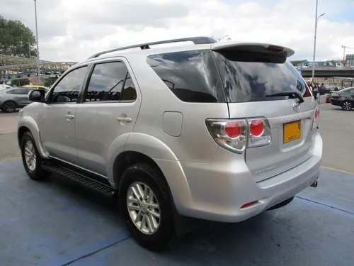 Toyota Fortuner Sr5 4x2 2700cc At Aa