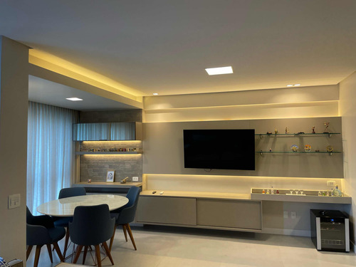 Apartamento Com Acabamento Em Alto Padrão.