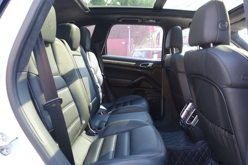 Imagen 10 de 13 de Porsche Cayenne Turbo S 2016