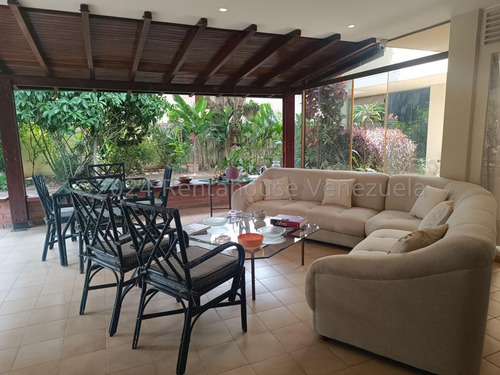 Casa En Venta En Lomas De Chuao Caracas Calle Cerrada