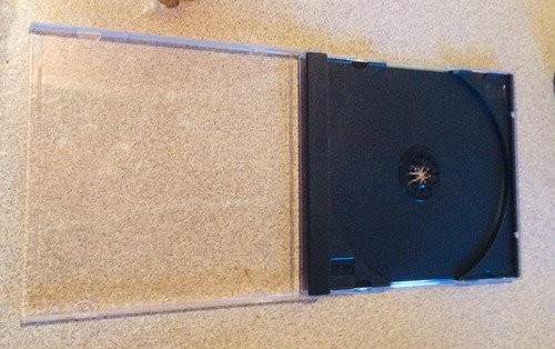 Imagen 2 de 2 de Empaque De 30 Cajas Plásticas Rígidas Gruesas Para Cd O Dvd