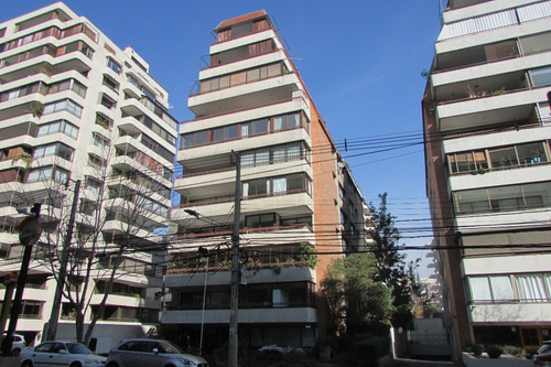 Imagen 15 de 27 de Duplex En El Mejor Sector De Vitacura 7000uf