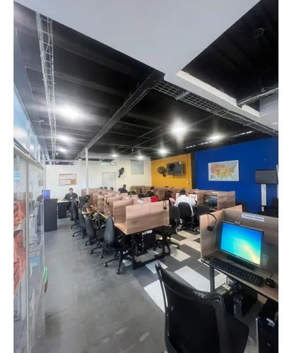 Edificio De 800 M2 En Arriendo, La Castellana, Ideal Para Call Center